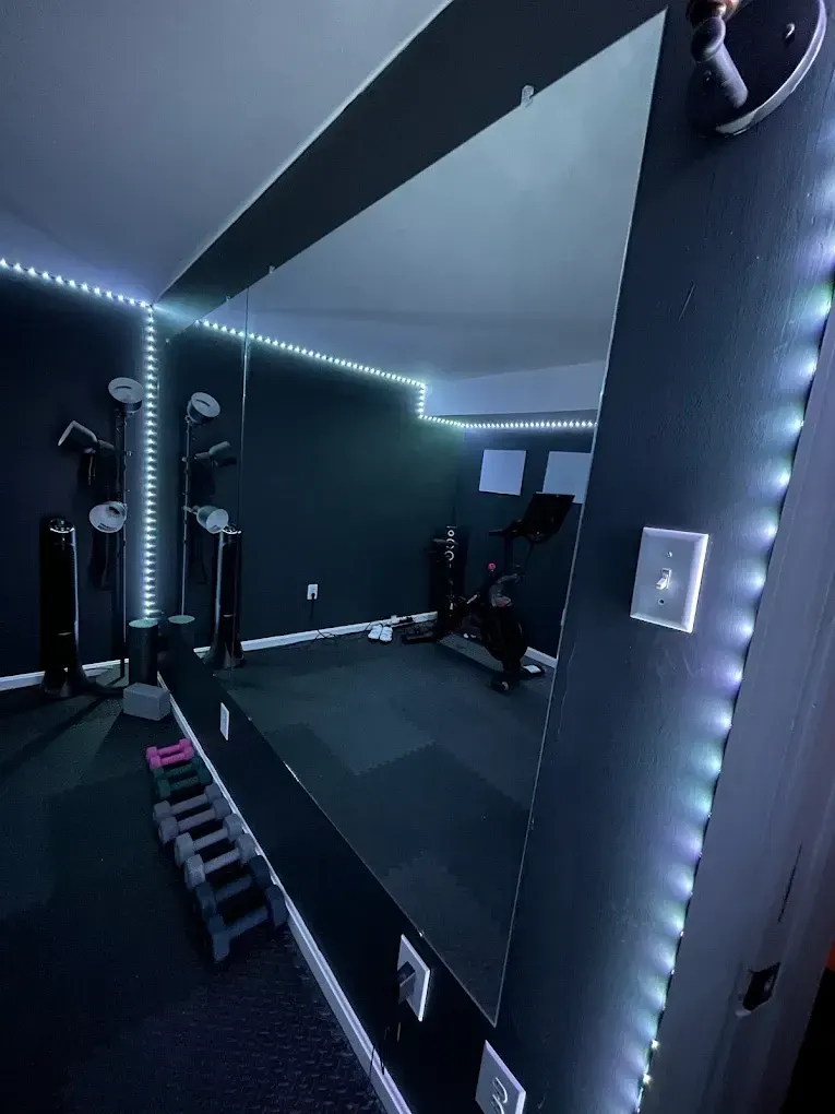 Custom Mirror Installation service photo